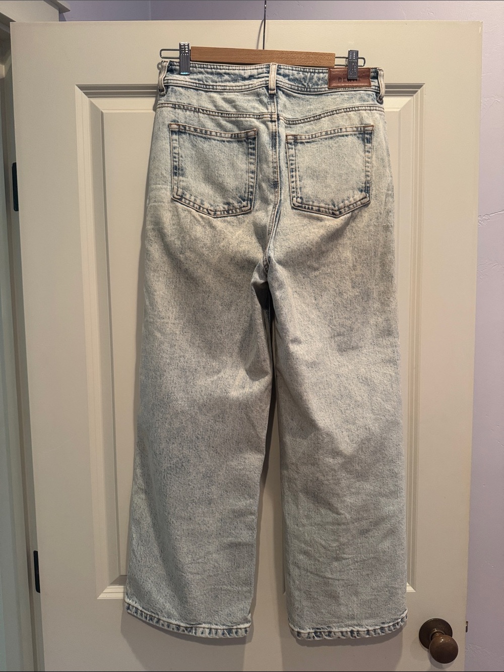 Sezane Le Crop Size 38/6 acid wash EUC - Picture 4 of 10